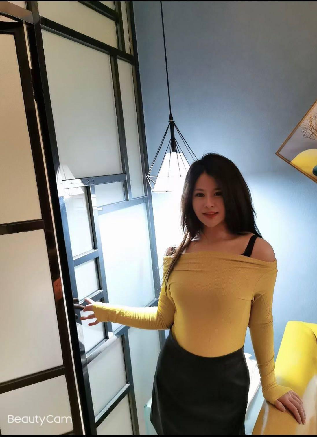 人民北路漂亮大方的忆夏